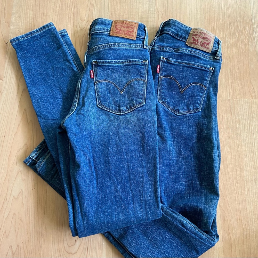 Two Pairs of Levi skinny jeans